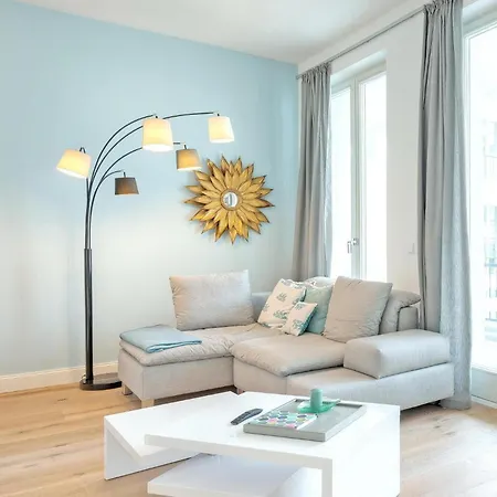 First Sandduene アパート ゼリン