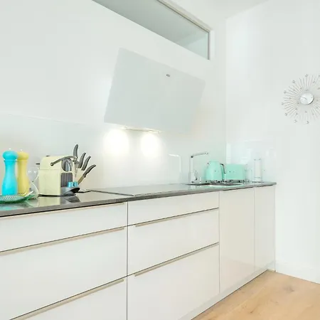 First Sandduene アパート ゼリン